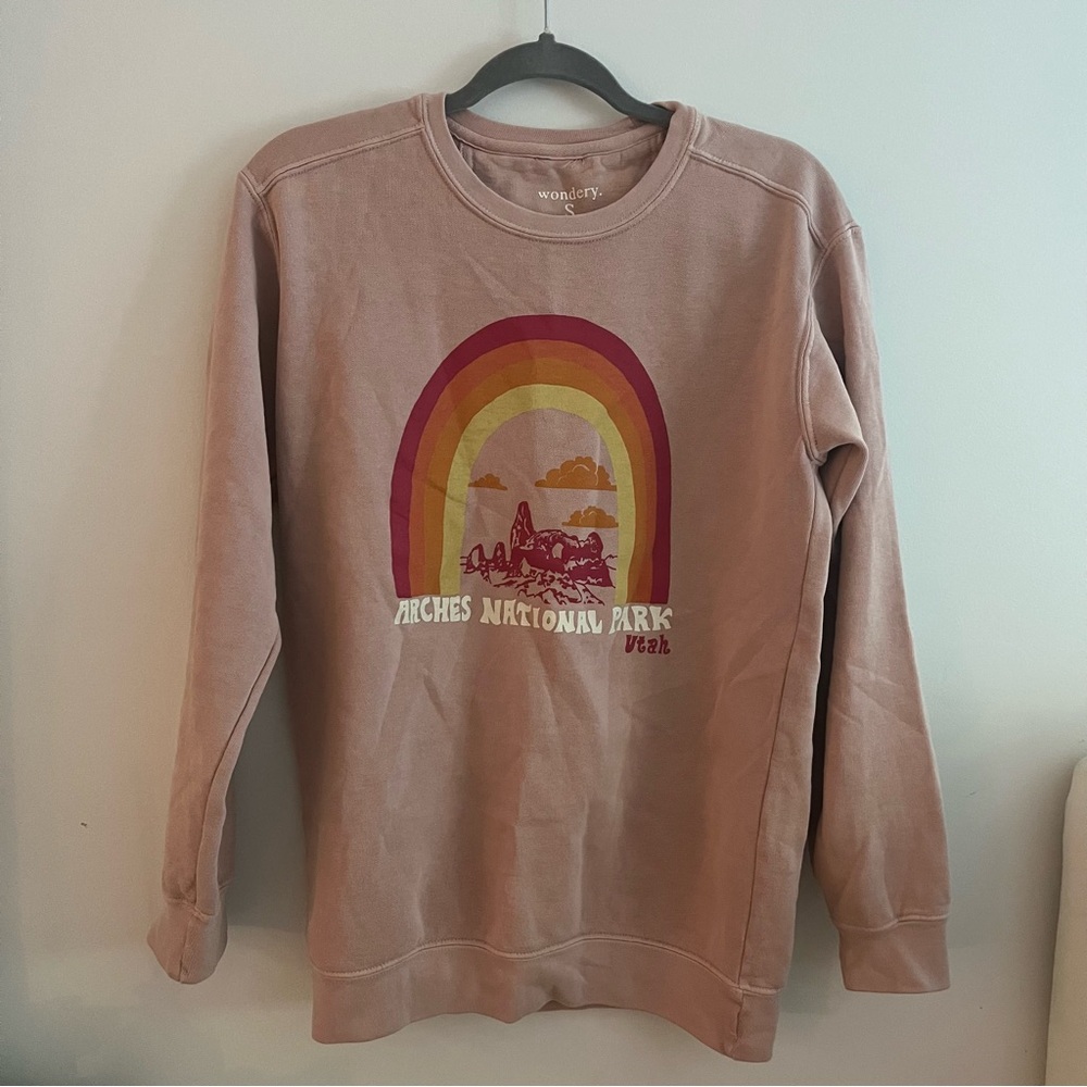 wondery crewneck